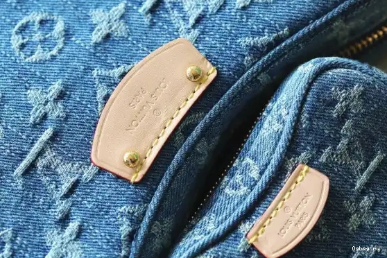 LOUIS Croissant MM VUITTON 0516